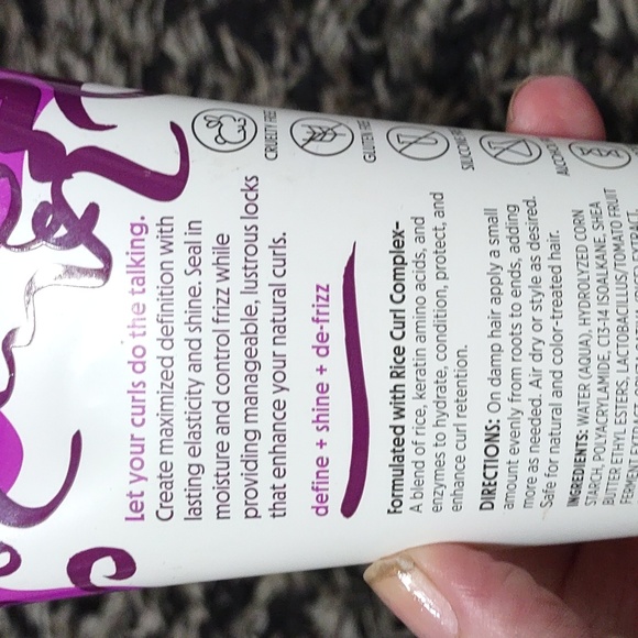 Defining curl cream - Picture 4 of 5